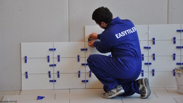 Polaganje ploščic s sistemom easytiler